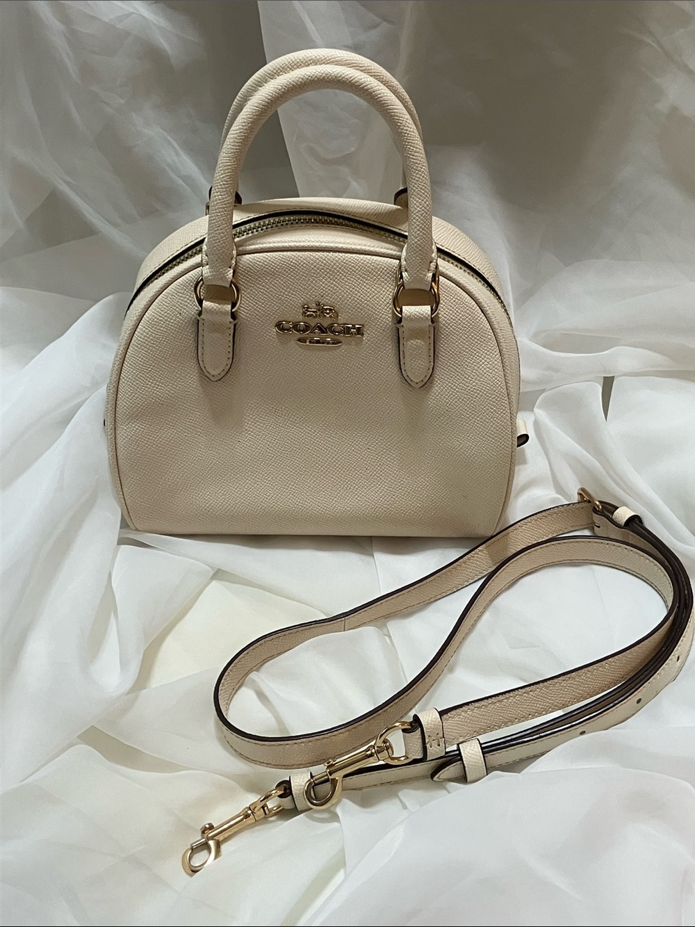 Sydney Satchel - Picture 11 of 11